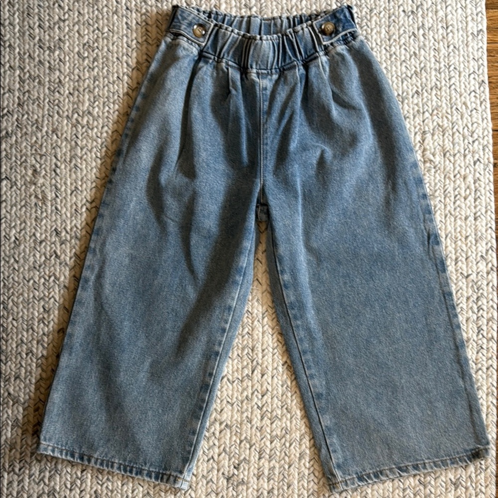 Hayden Girls Denim Cropped Pants
Brand New!